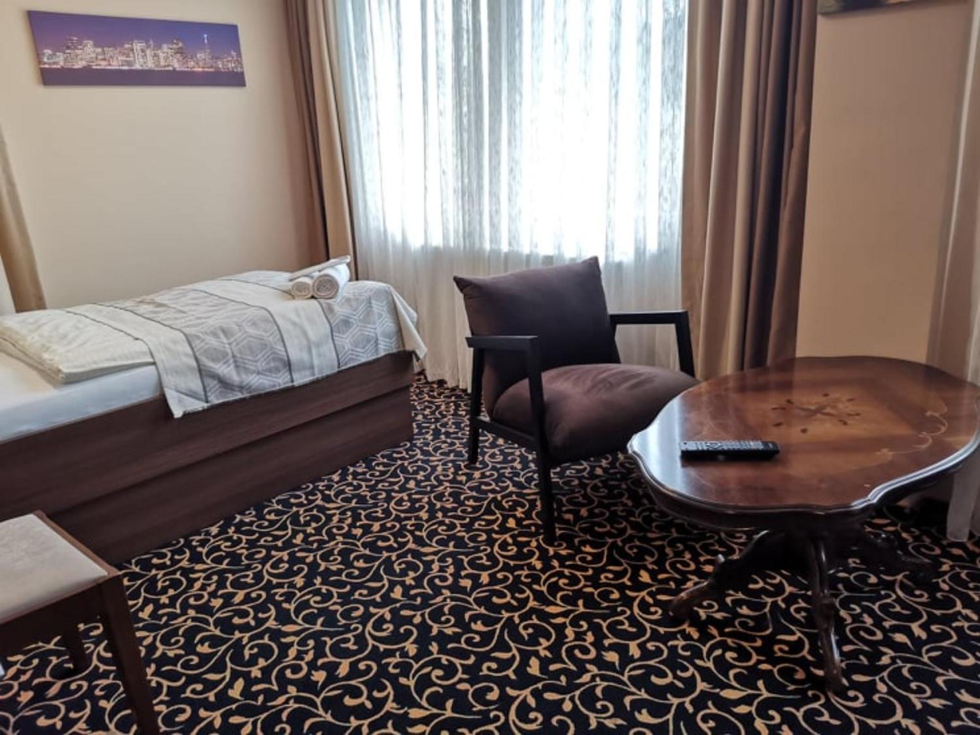 Hotel Zum Weissen Ochsen Aalen Zewnętrze zdjęcie