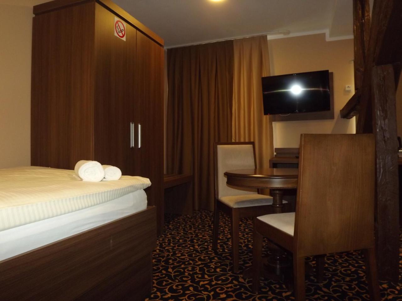 Hotel Zum Weissen Ochsen Aalen Zewnętrze zdjęcie